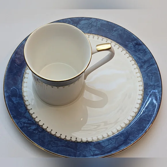 Fine Bone China Tea Set - Picture 4 of 5